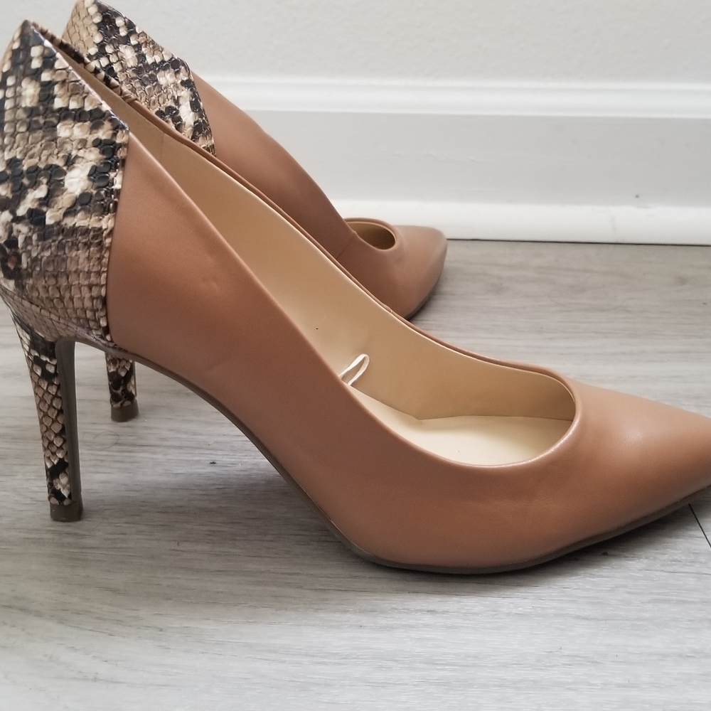 Marc Fisher Delina tan snake skin print 